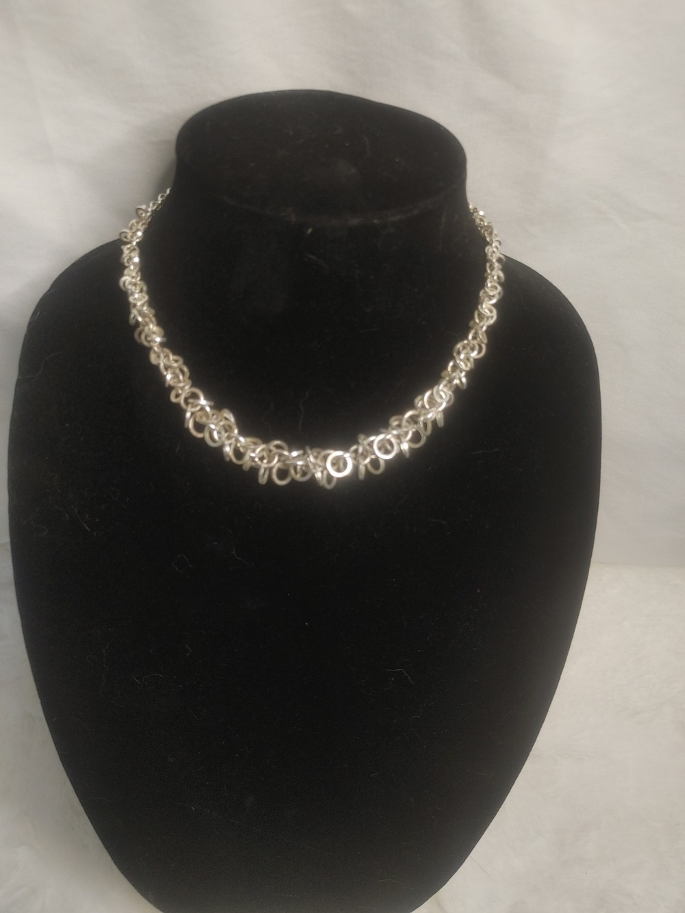 Avon Silver Interlinked Loop Necklace - Silver Vintage